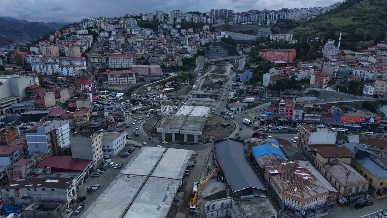 Değirmendere viyadüğü yükseliyor, son şeklini alıyor