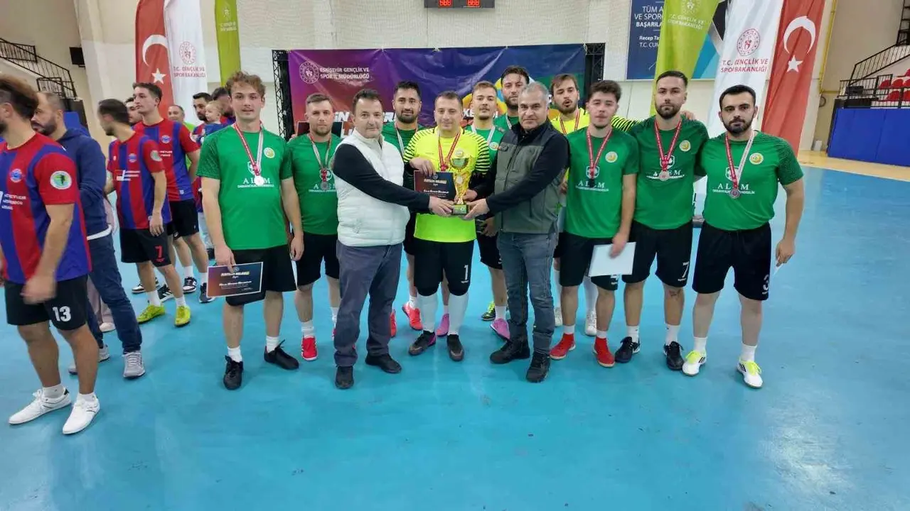 Eskişehir’de Kamu Spor Oyunları Futsal Müsabakaları tamamlandı