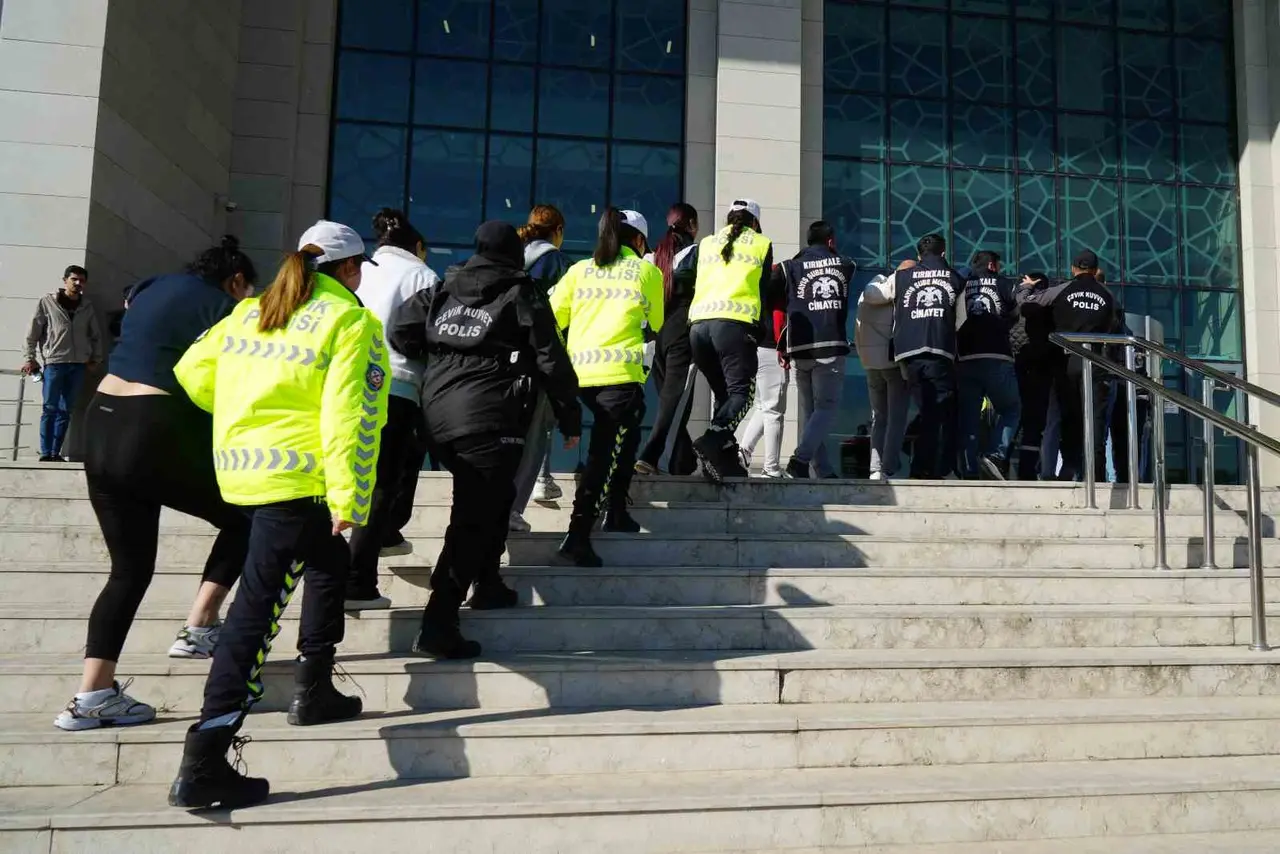 Kırıkkale’de fuhuş ve uyuşturucu operasyonu: 35 gözaltı