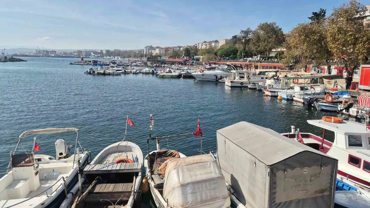 Fırtına dindi, Tekirdağlı balıkçılar yeniden denize açıldı