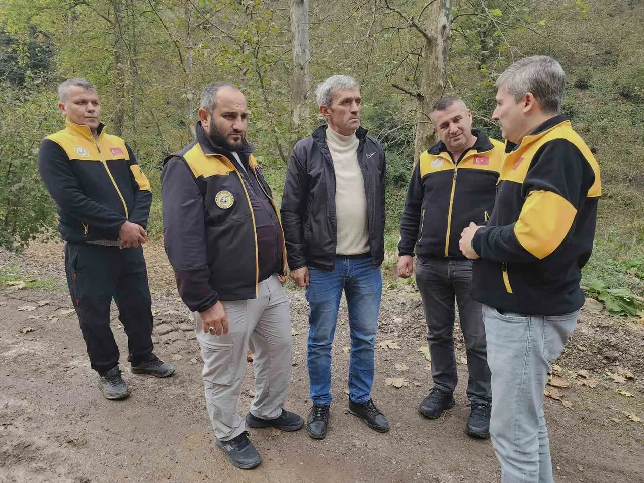 Gümüşova’da heyelan nedeniyle kapanan köy yolu yeniden açıldı