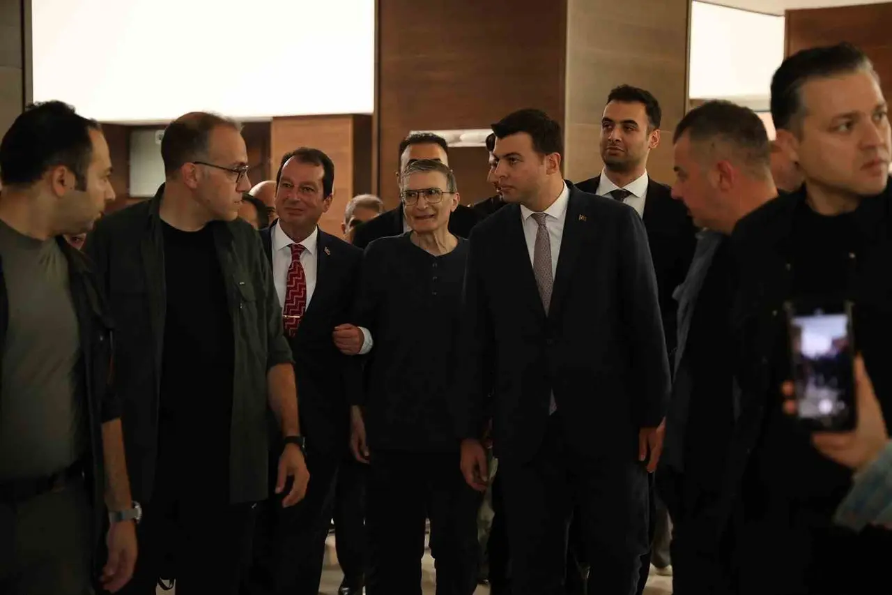Nobel ödüllü Aziz Sancar Diyarbakır’da öğrencilerle buluştu