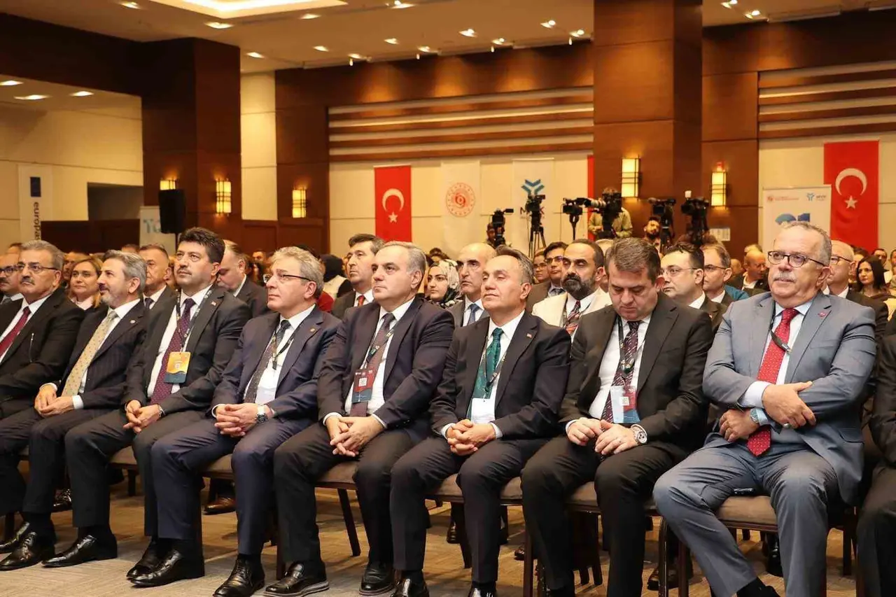 TOGÜ’den akreditasyonda çifte başarı