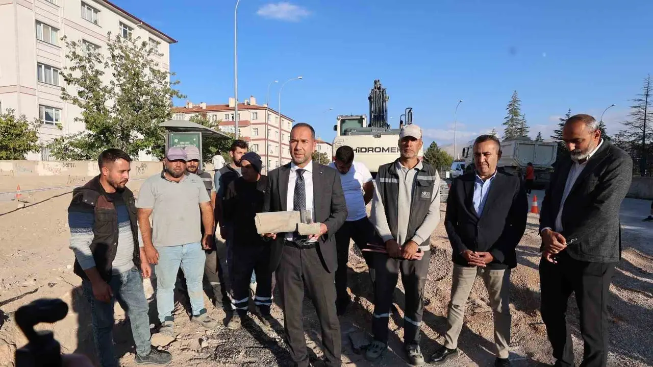 Başkan Özdemir Özbelde Mevkii’nde altyapı çalışmalarını yerinde inceledi