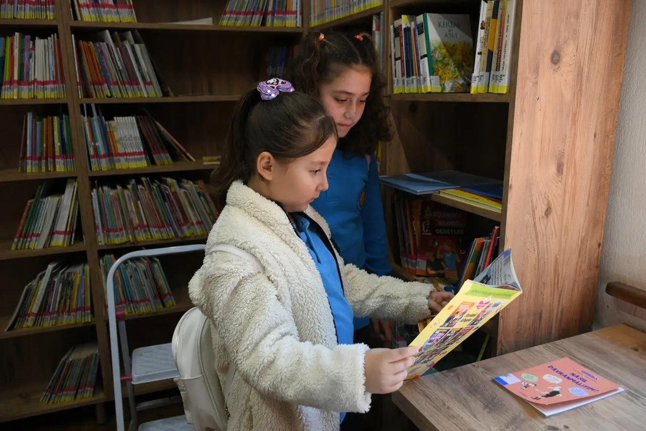 Minik kitap tutkunları Seyakmer’de buluştu