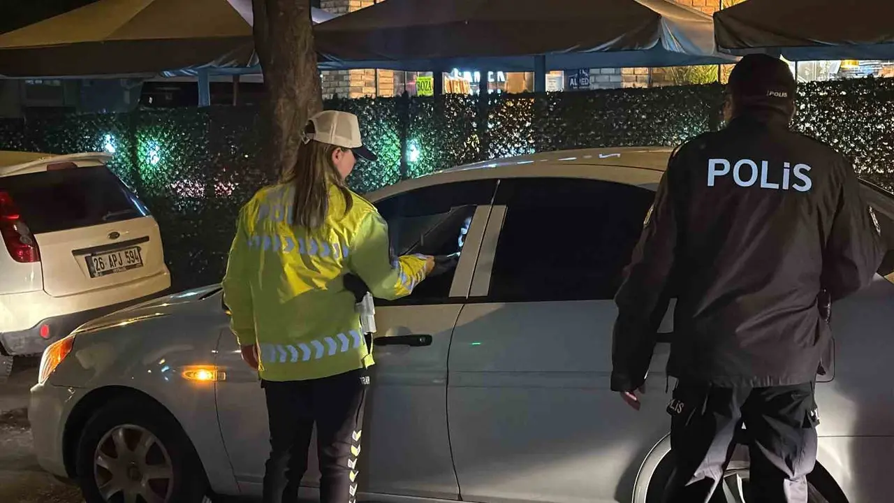 Eskişehir’de 230 şahıs ve 102 araç denetlendi, 552 bin 846 TL ceza kesildi
