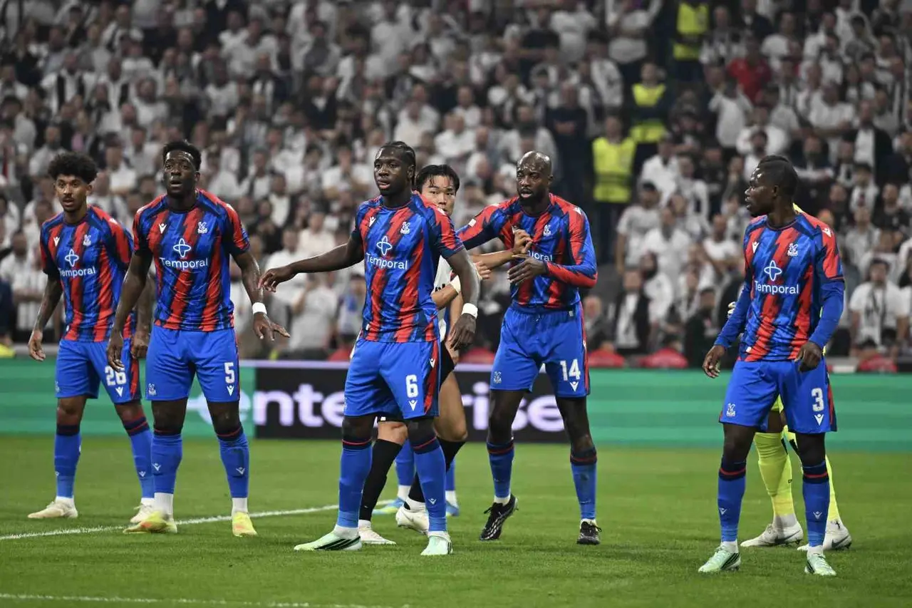 UEFA Avrupa Ligi: Beşiktaş: 1 - Crystal Palace: 0 (İlk yarı)