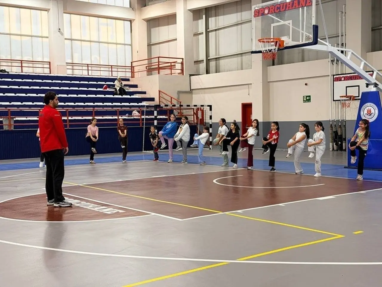 Kağıthane’de kış spor okullarına yoğun ilgi