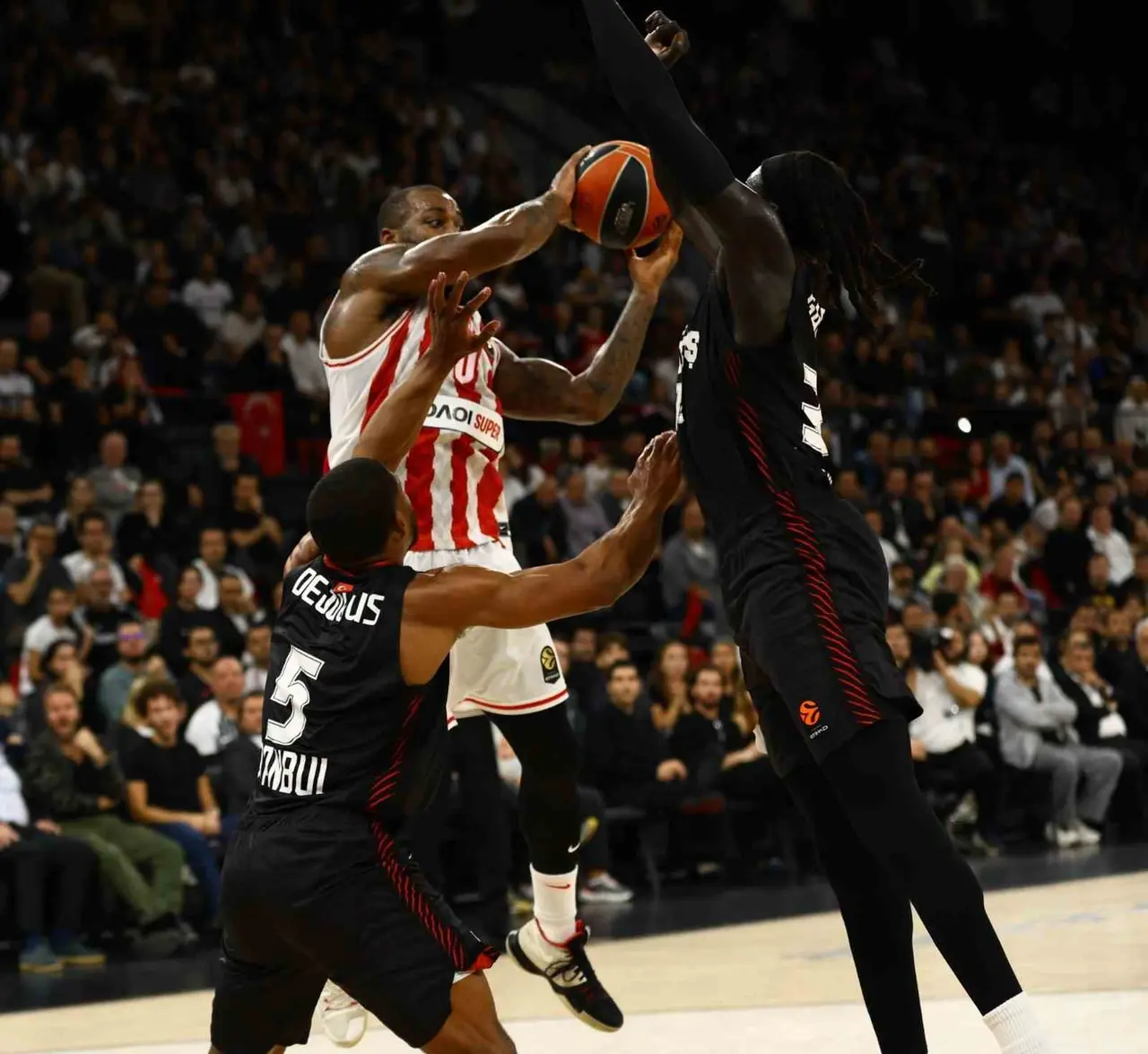 Euroleague: Beşiktaş: 73 - Olympiakos: 81