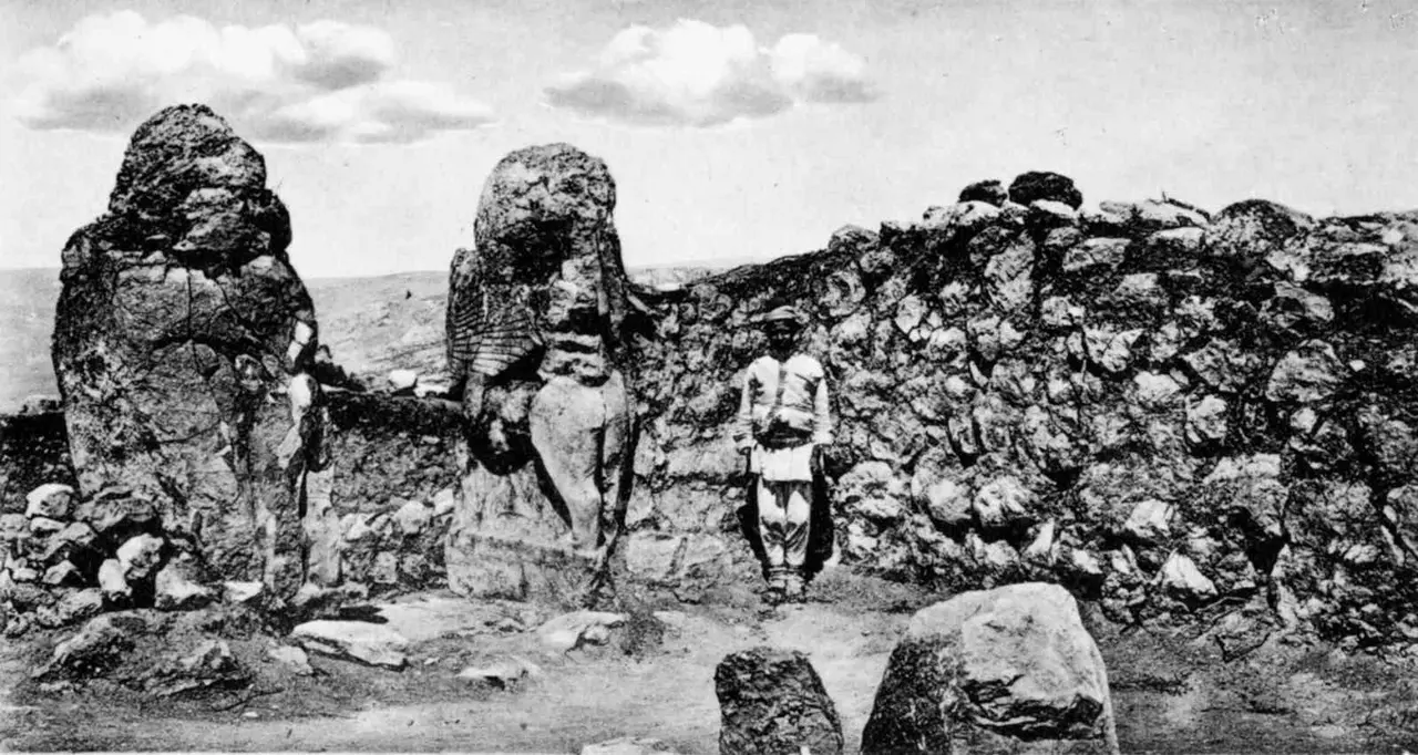 Hattuşa’nın görsel hafızası paylaşıldı: Arşiv fotoğrafları geçmişe ışık tutuyor