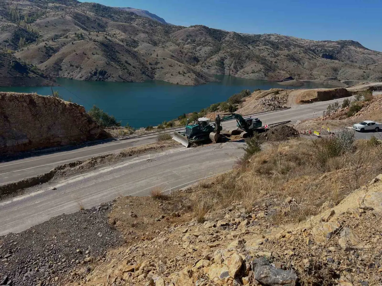 Bozkır’da heyelan bölgesi ve dere ıslahı alanları incelendi