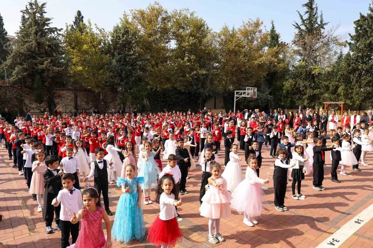 103. yıl gururu GKV’liler kortej ve gösterilerle kutlandı