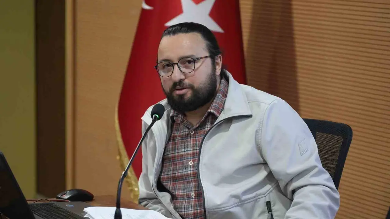 KBÜ’deki konferansta Osmanlı’dan Cumhuriyet’e uzanan süreç değerlendirildi