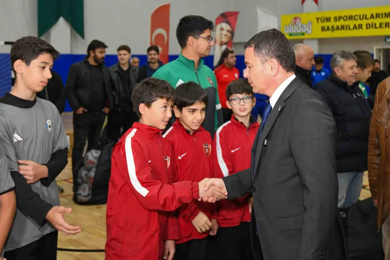 Osmangazi Belediyesi’nden amatör spor kulüplerine büyük destek