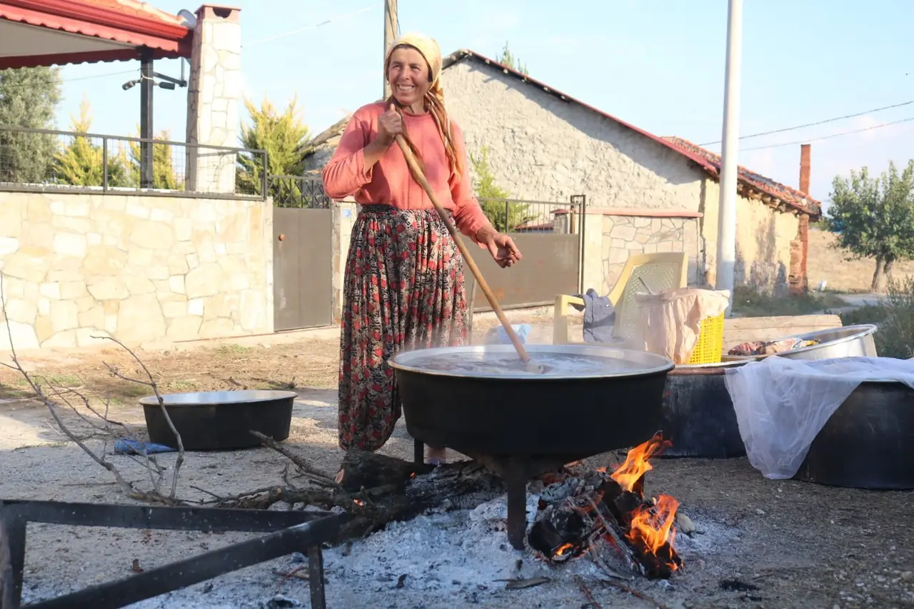 Kazanlar geleneksel lezzet için kaynıyor