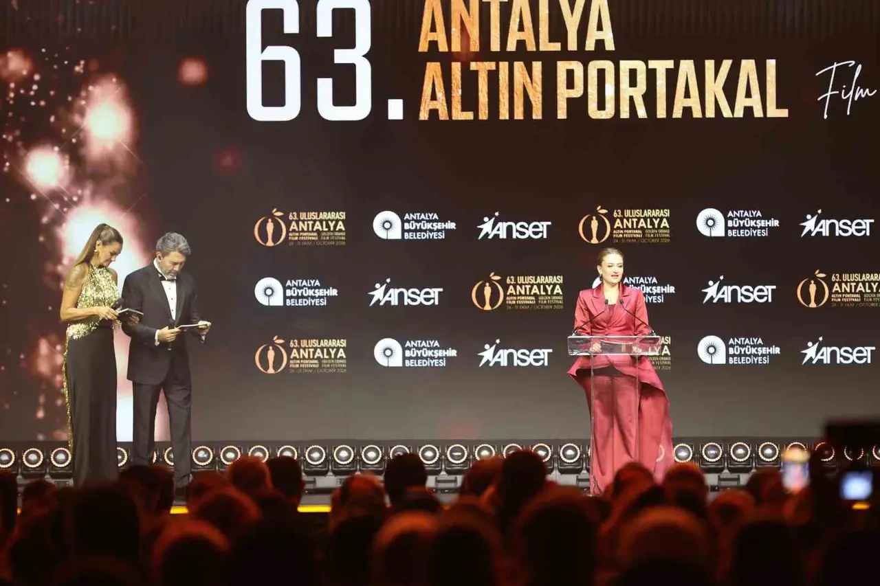 Altın Portakal’da onur ve emek ödülleri sahiplerini buldu