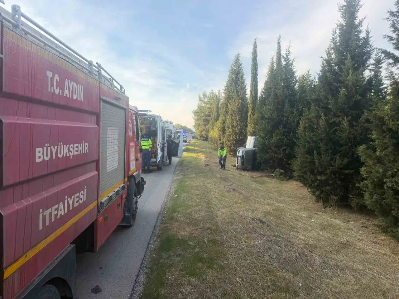 Aydın’da otomobil devrildi: 2 yaralı