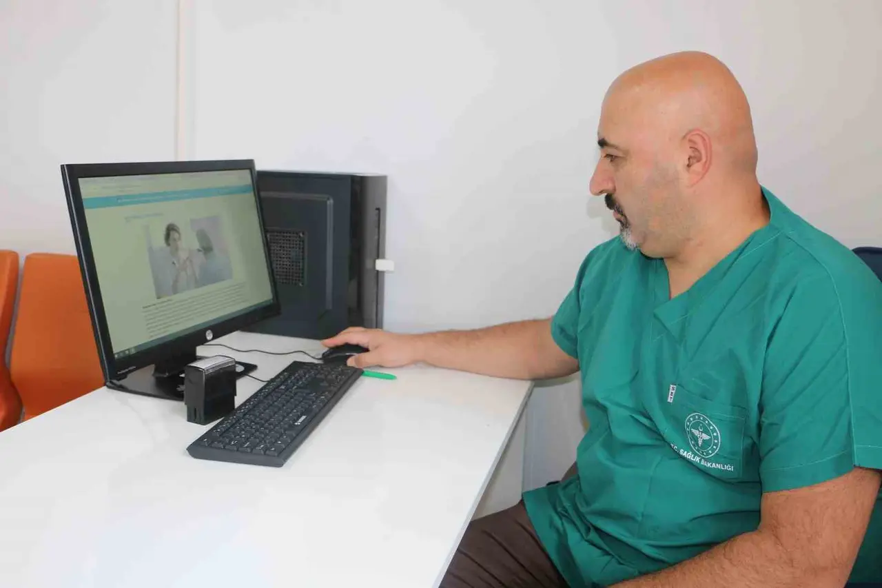 Uzmanlardan osteoporoz uyarısı: "Hastalık uzun süre belirti vermeden ilerleyebiliyor"