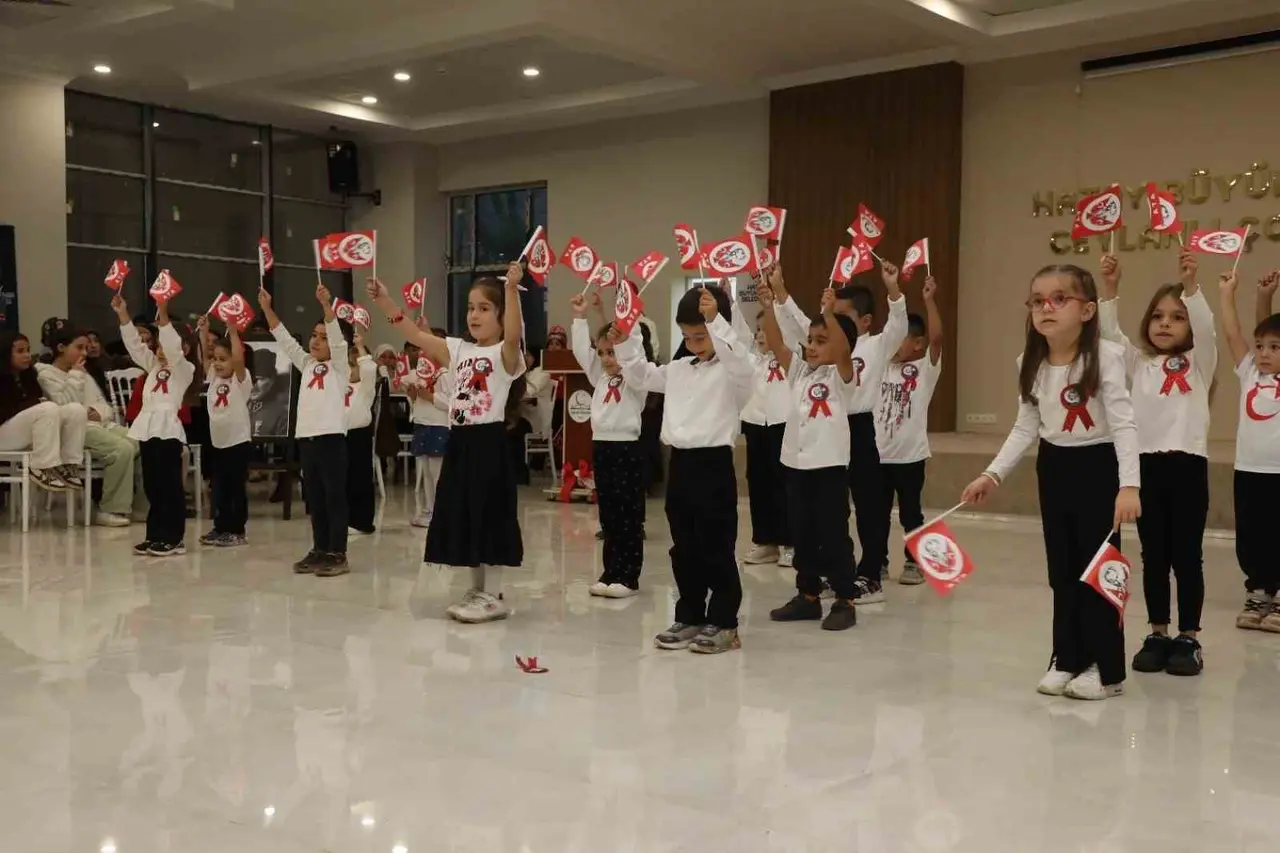 Kırıkhan’da çok amaçlı salonda Cumhuriyet Bayramı kutlandı