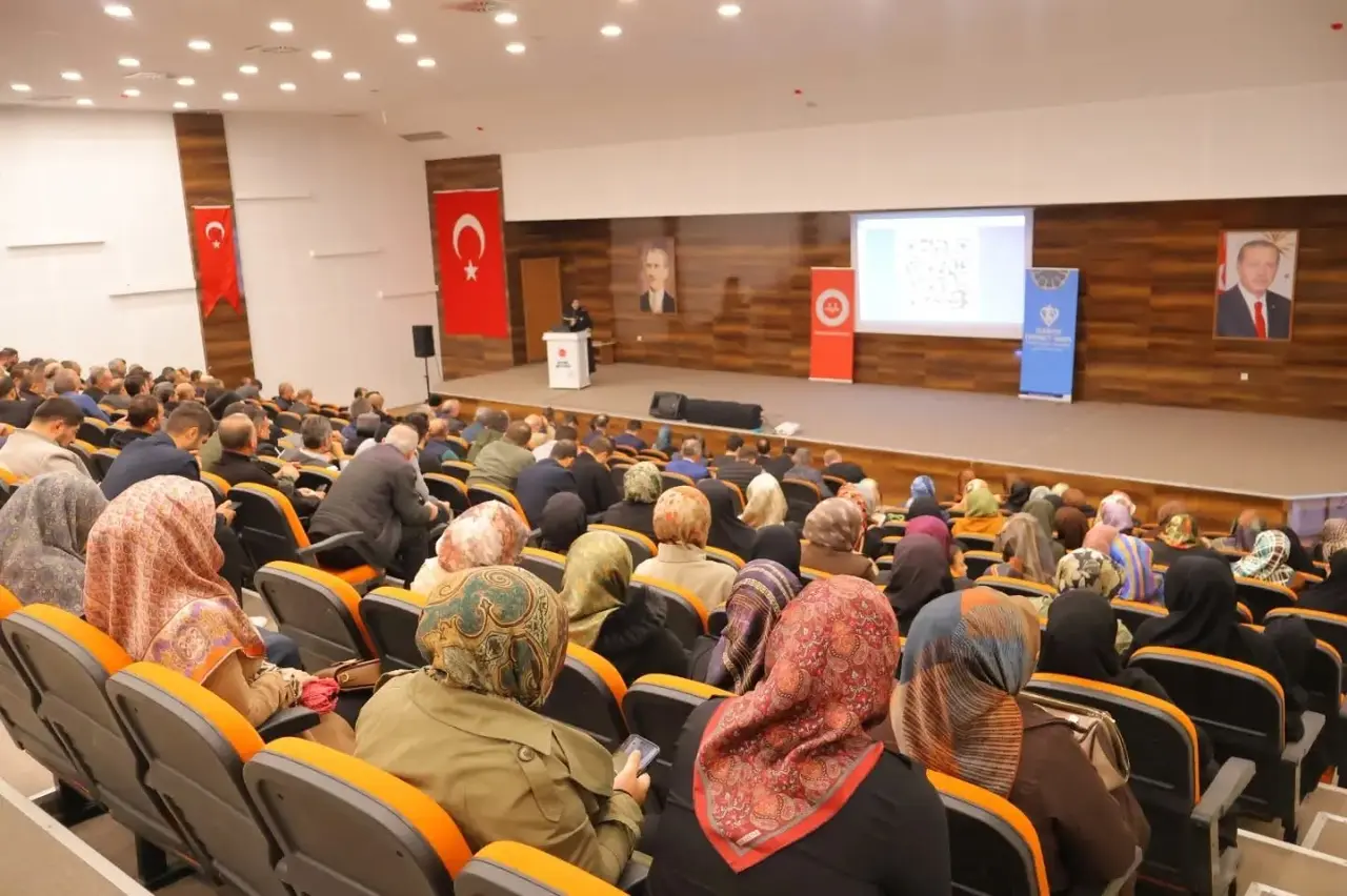 Bayburt’ta din görevlilerine yönelik istişare ve gelişim programı düzenlendi