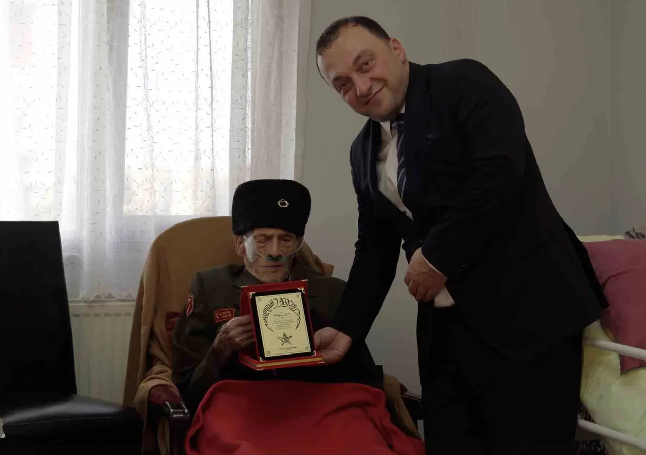 Trabzon’da 103 yaşındaki Kore gazisine Cumhuriyet Bayramı ziyareti