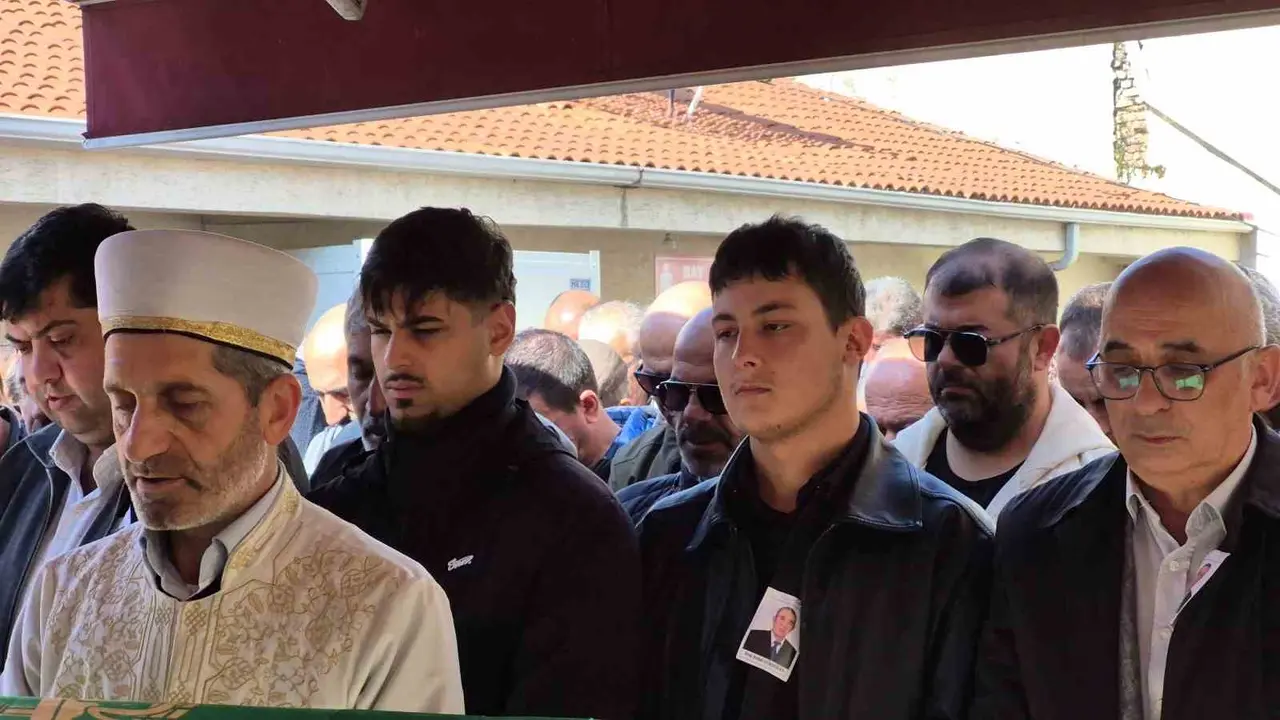 Muhtarlar Günü’nde hayatını kaybeden muhtar son yolculuğuna uğurlandı