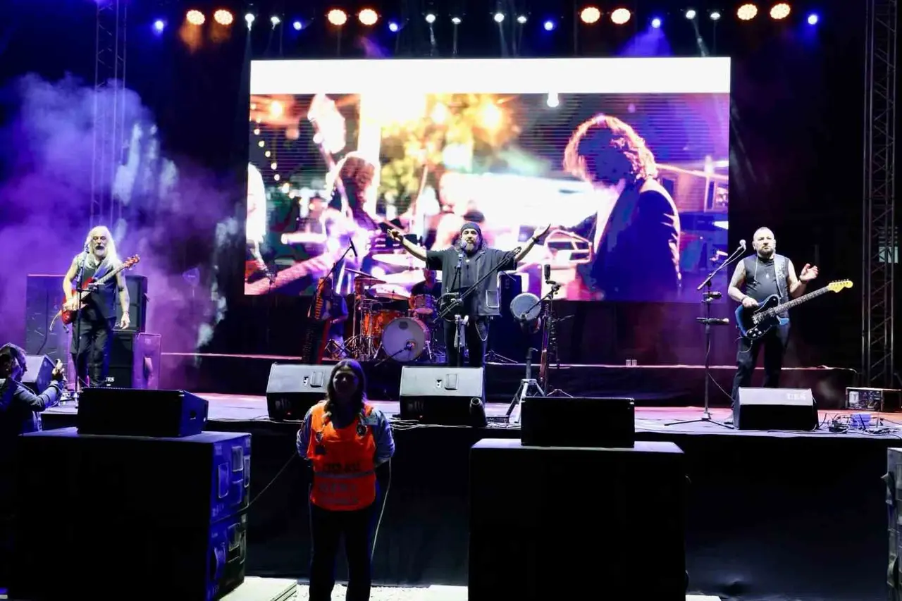 Çine’de Memecik Fest coşkusu Necati ve Saykolar ile sürdü