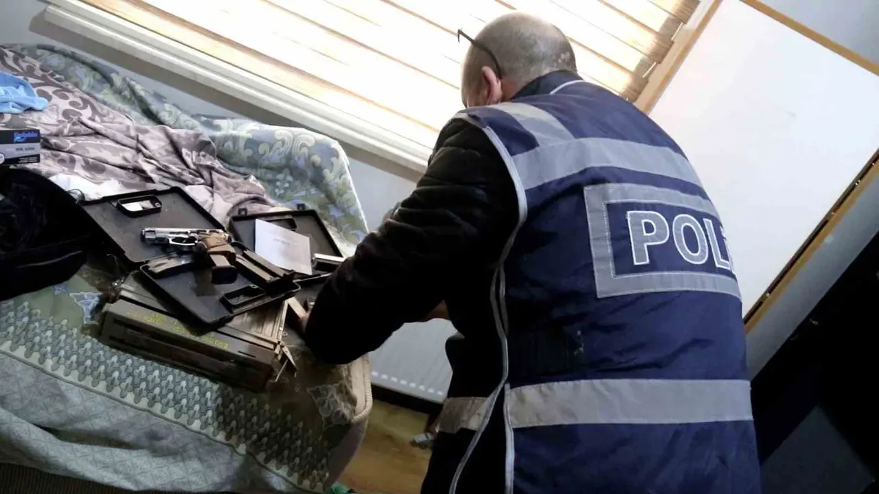 Karabük ve Bartın’da kaçak silah operasyonu: 48 silah ele geçirildi