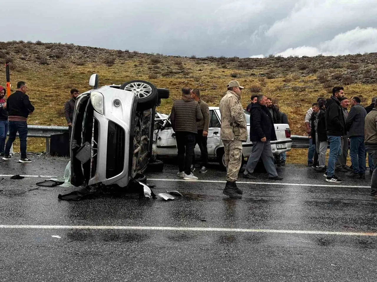 Bitlis’te otomobiller çarpıştı: 5 yaralı