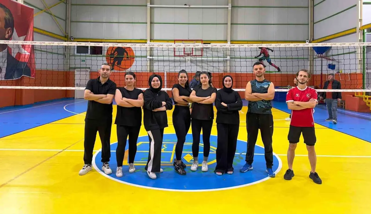 Körfez’de 32 okulun öğretmenleri şampiyonluk için filede