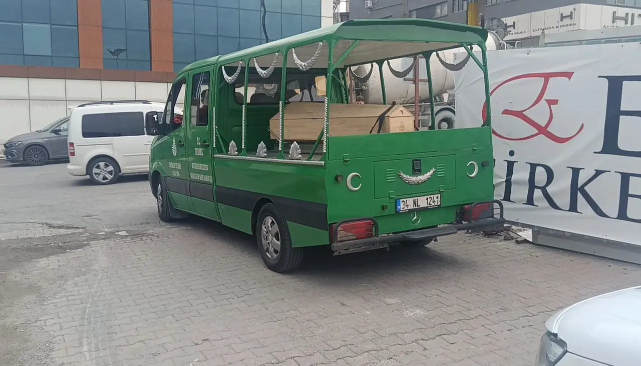 Haliç’te cansız bedeni bulunan Haşim Ciritlioğlu’nun cenazesi Adli Tıp Kurumu’ndan alındı
