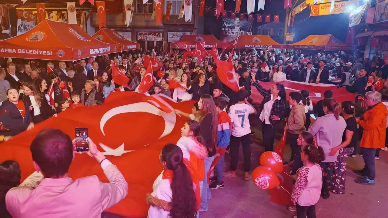 Bafra Gazipaşa Mahallesi’nde Cumhuriyet coşkusu