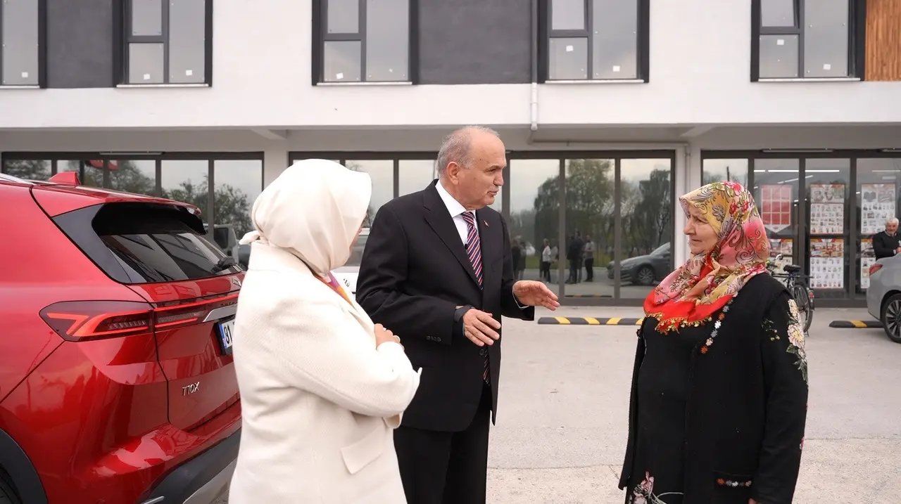 Başkan Özlü ve Milletvekili Keşir yerli otomobil ile yollara çıktı