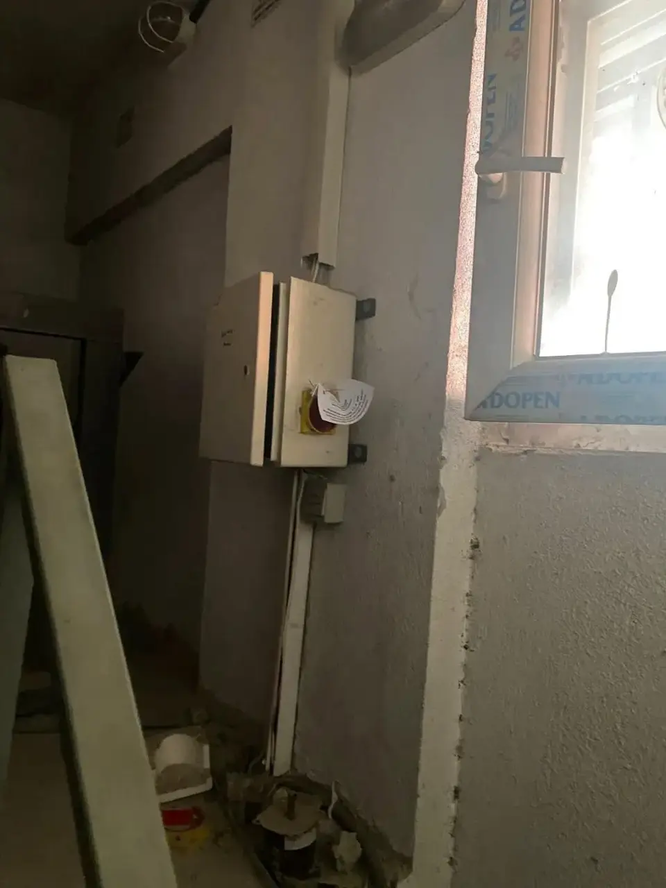 Kırmızı etiketli asansörler mühürlendi