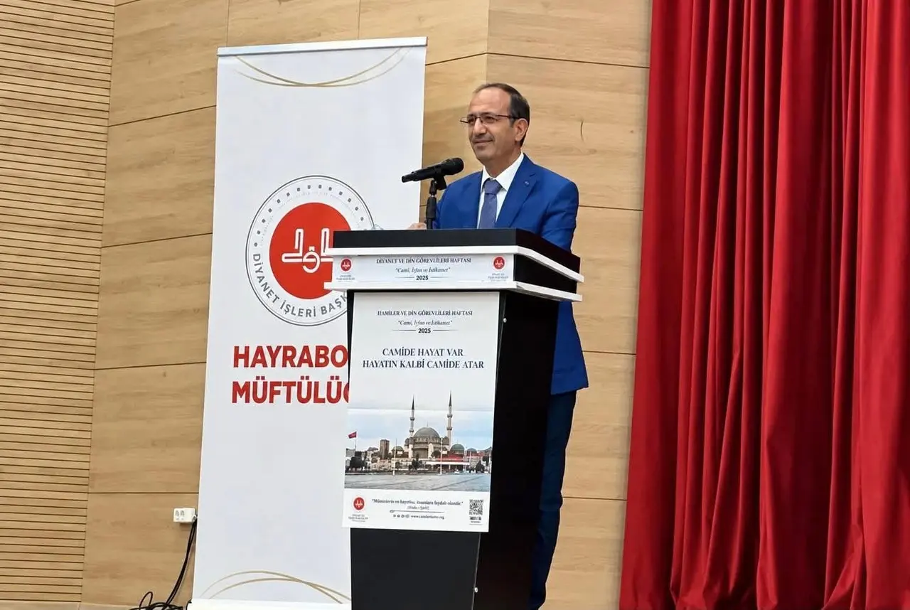 Hayrabolu’da "Hz. Peygamber ve Güzel Ahlak" konulu konferans düzenlendi