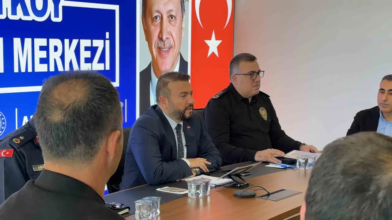 İstanbul’da 7,5 büyüklüğünde deprem senaryosu: Kriz masaları kuruldu, ilçeler alarma geçti
