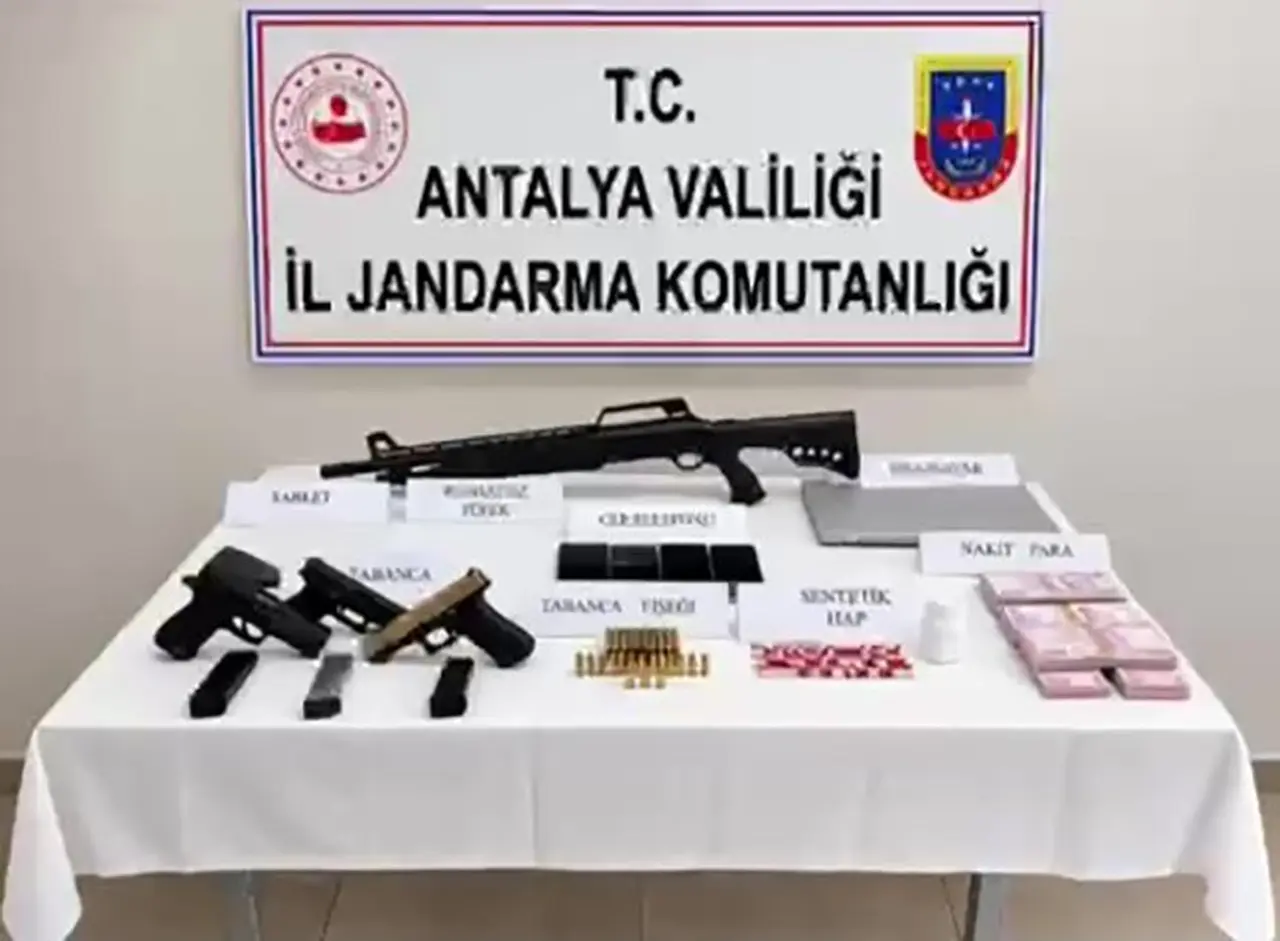 Plakasız motosikletle gelip kurşun yağdırdılar