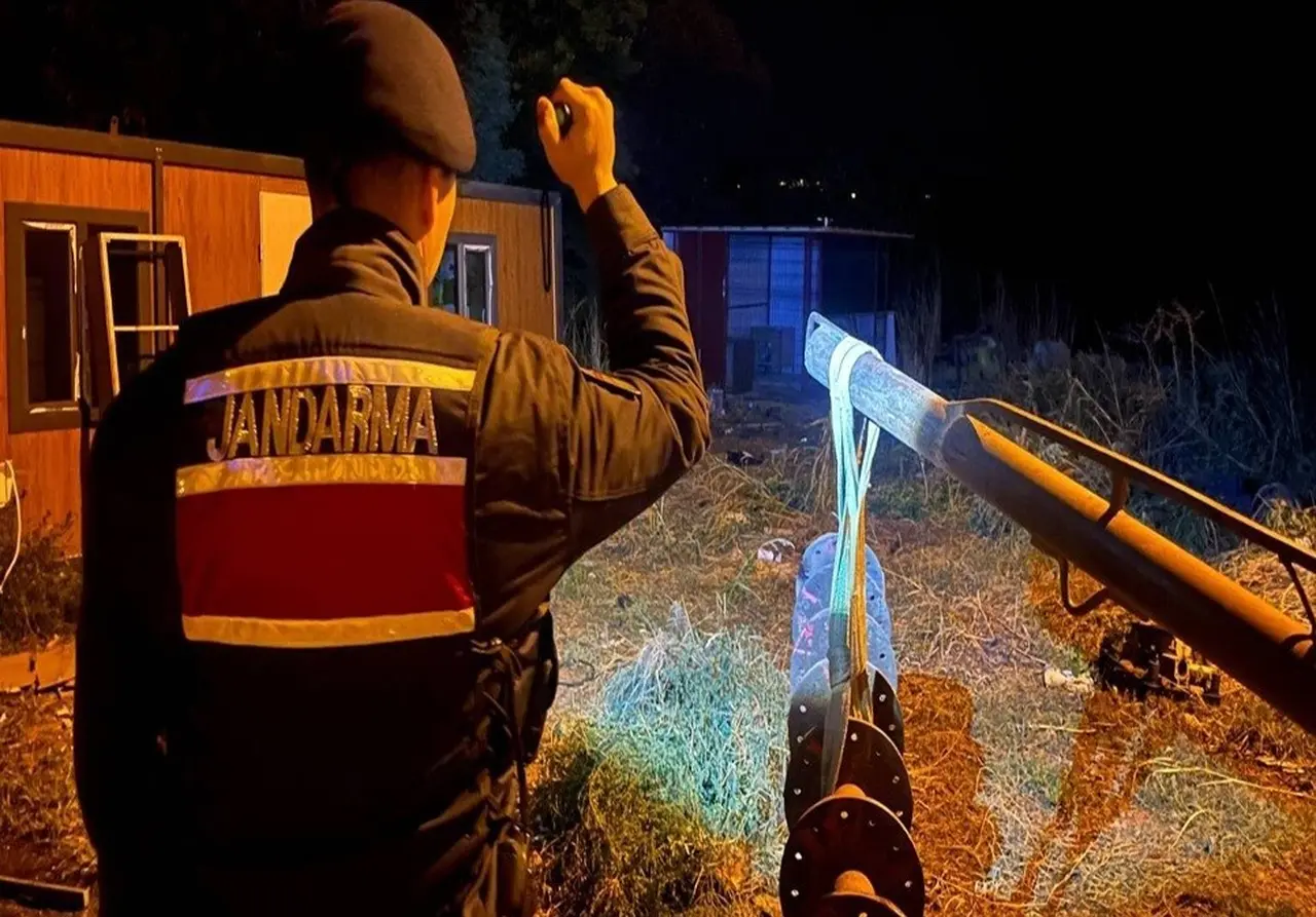 Çanakkale’de çeşitli suçlardan aranan 15 şüpheli tutuklandı
