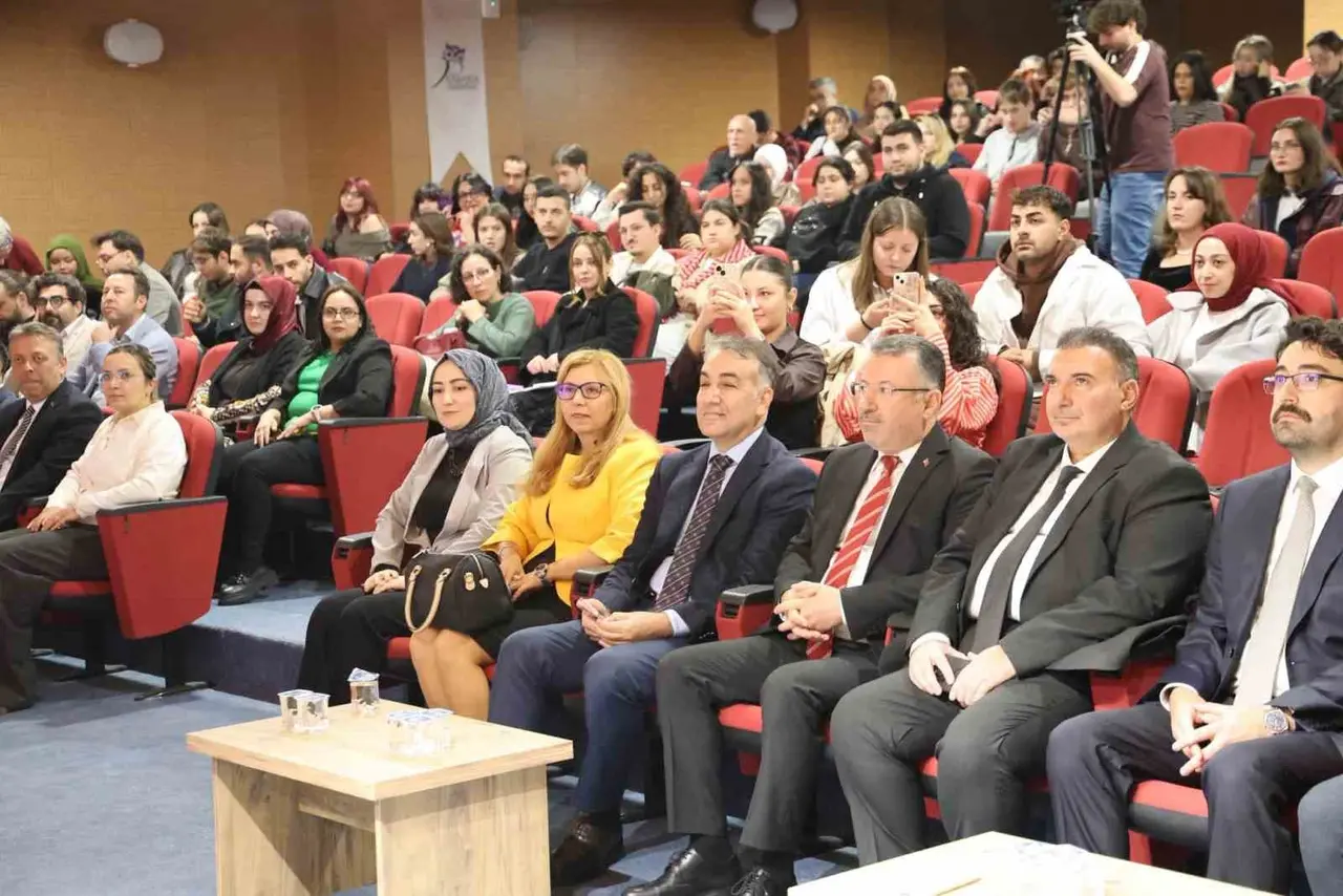 Vali Çağatay, genç iletişimcilerle bir araya geldi