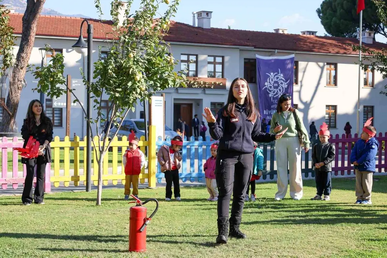 Aydın’da miniklere yangın ve acil durum eğitimi