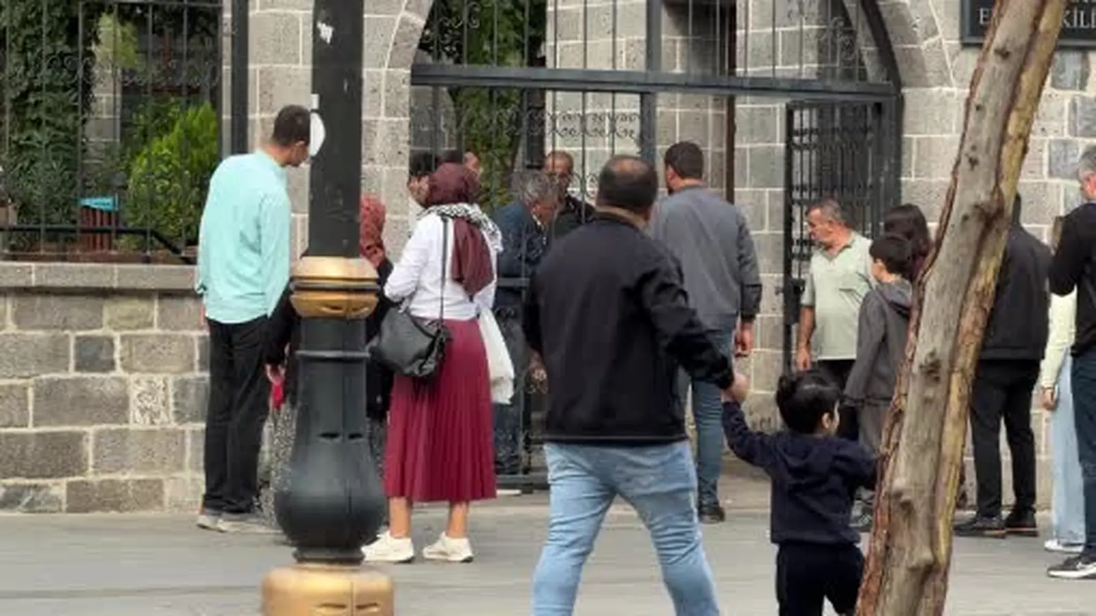 Yediği kuruyemişler nefes borusuna kaçan şahıs, "Heimlich" manevrasıyla hayata tutundu