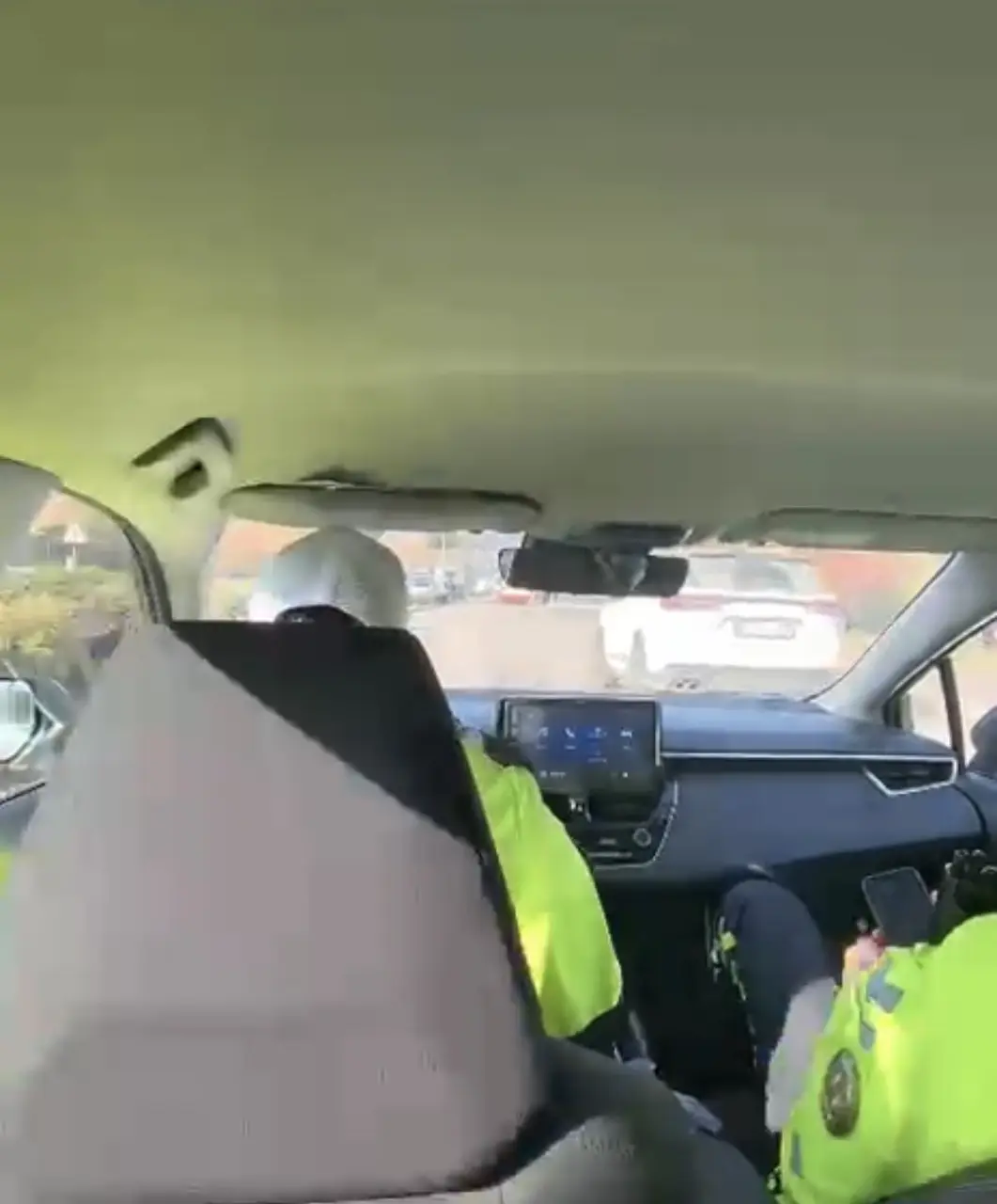 KPSS’ye geç kalınca polis aracıyla sınava yetiştirildi