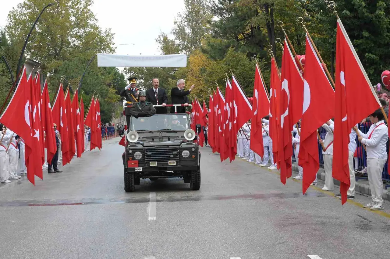 Isparta’da cumhuriyetin 103’üncü yılı coşkuyla kutlandı
