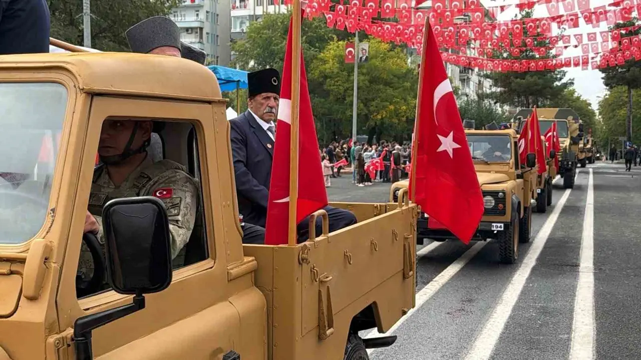 Diyarbakır’da cumhuriyetin 103. yılı coşkuyla kutlandı