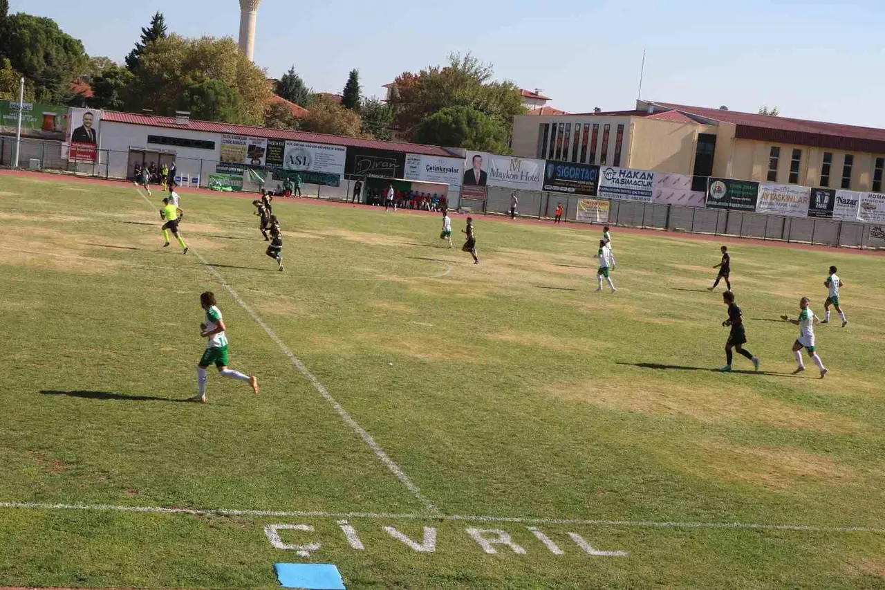 Yeşil Çivril Belediyespor evinde yıkıldı: 0-3