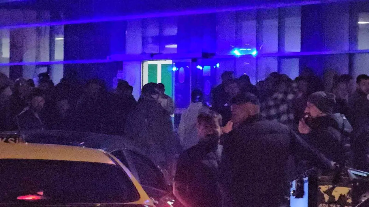 Boşanma aşamasındaki eşini ve araya giren genci vurdu