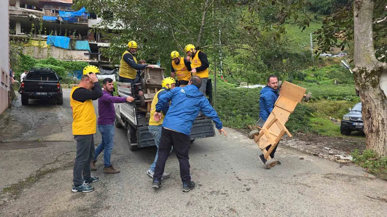 Rize’de tahta arabalar nefes kesti