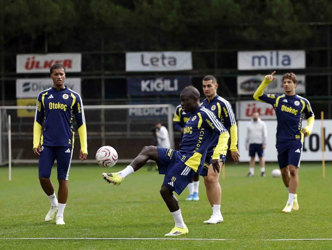 Fenerbahçe, Galatasaray derbisi hazırlıklarına devam etti