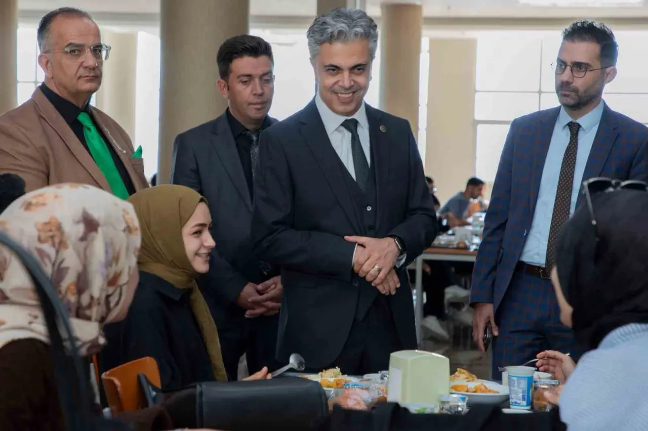 EBYÜ Rektörü Kuyrukluyıldız öğrencilerle bir araya geldi