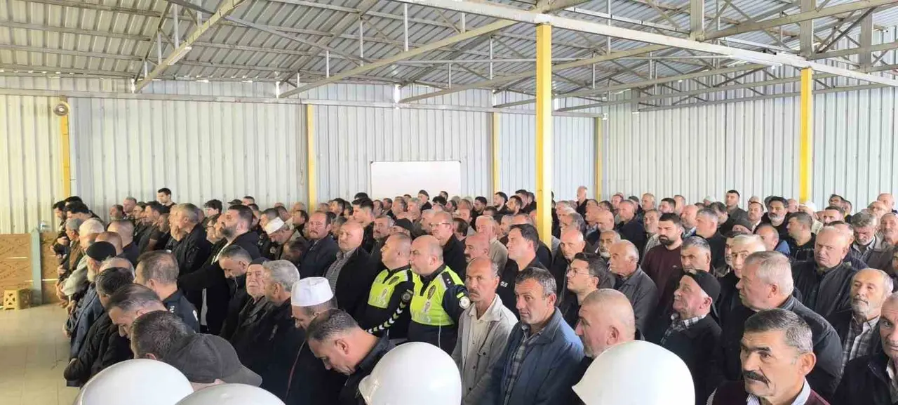 İstanbul’da hayatını kaybeden polis memuru, Samsun’da son yolculuğuna uğurlandı